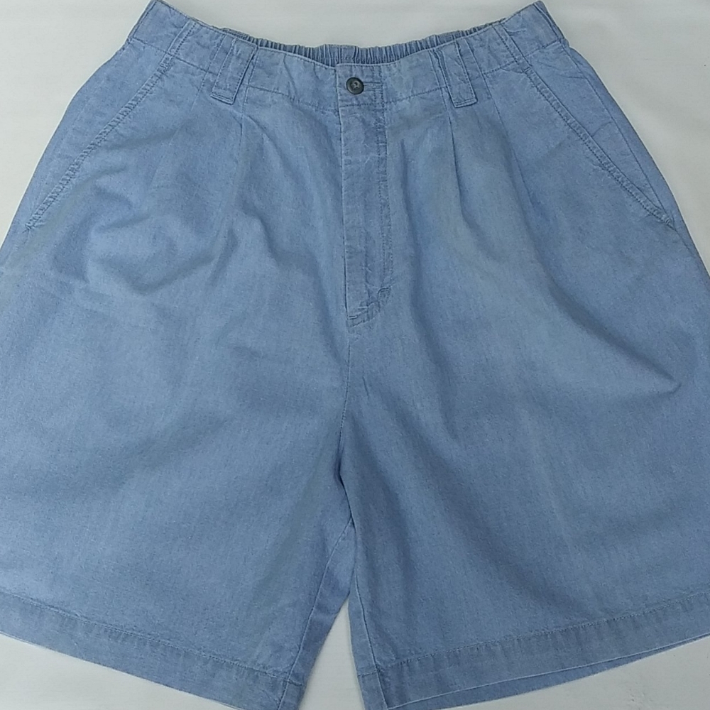 EDDIE BAUER * HIGH WAISTED PLEATED SHORTS